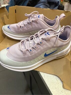 New Nike Air Max Axis athletic shoes in the "Iced Lilac/Soar/Photon Dust. Size 8